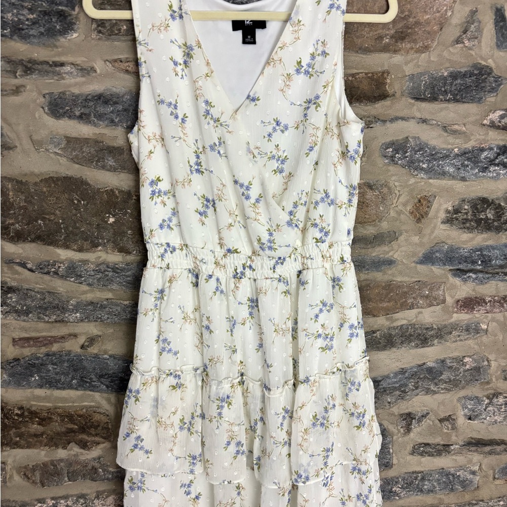White Sleeveless V-Neck Midi Floral Sundress